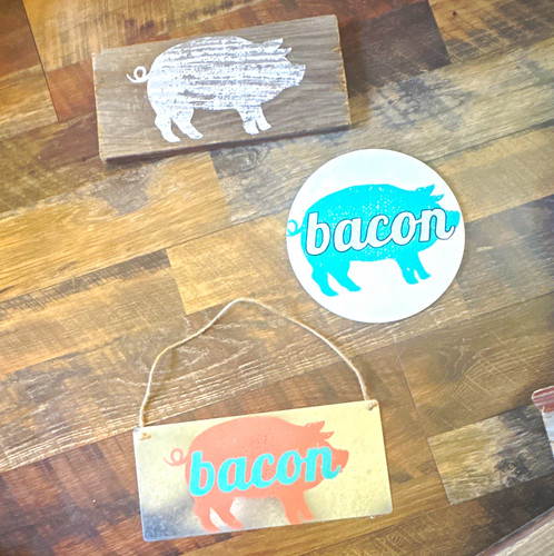 Lot rustic wood pig - of,